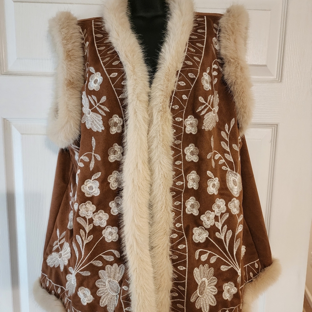 Brown Floral Embroidered Vest with Faux Fur Trim